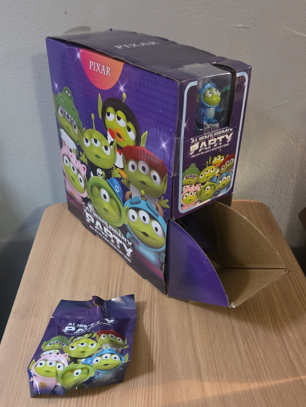 Disney Pixar Toy Story Alien's Remix Party 15 Sealed Blind Bags w/ Display Box